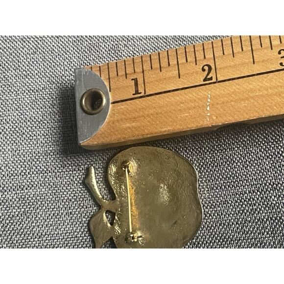 Vintage Enamel Red Apple Brooch Pin Rhinestone Teacher New York - Picture 5 of 5